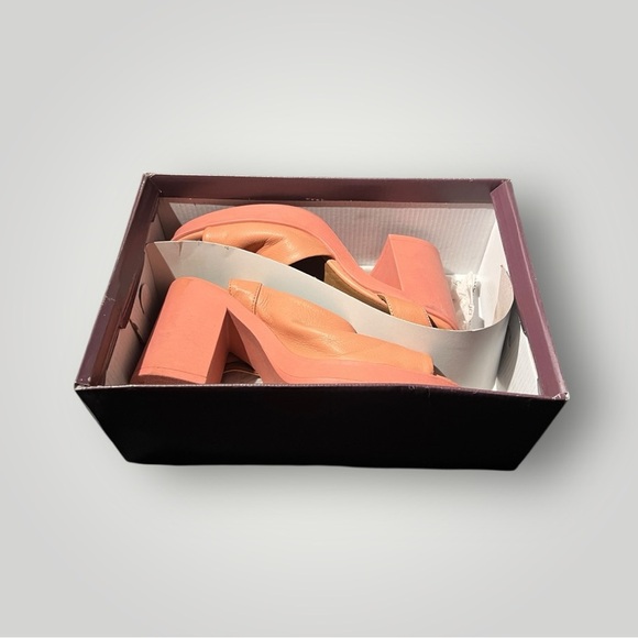 Bueno Peach Leather Platform Sandals - Size 39 - NIB - Picture 4 of 5